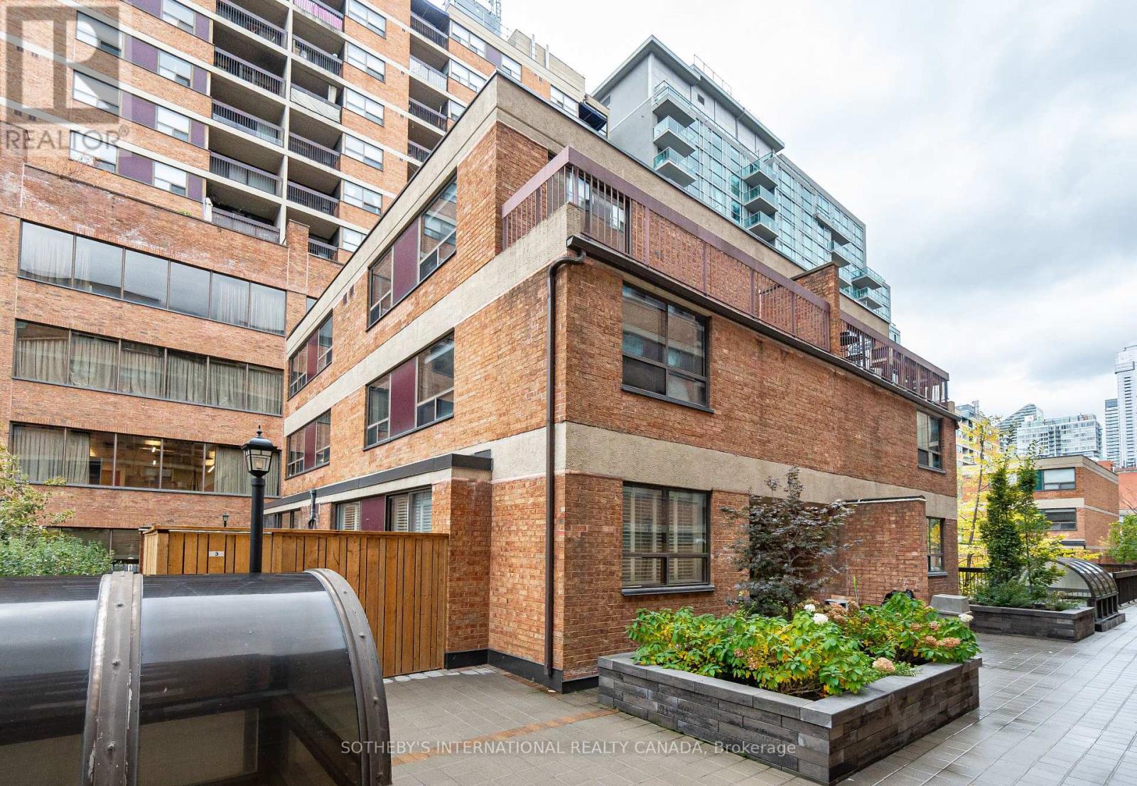 Th03 - 89 Mccaul Street, Toronto, Ontario  M5T 2X3 - Photo 29 - C12536676