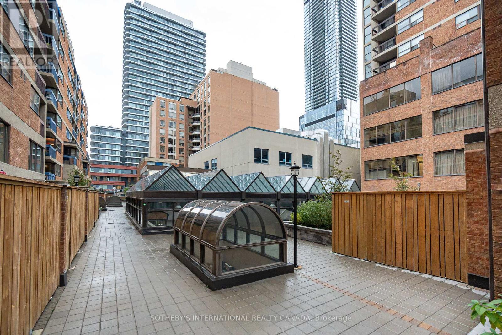 Th03 - 89 Mccaul Street, Toronto, Ontario  M5T 2X3 - Photo 30 - C12536676