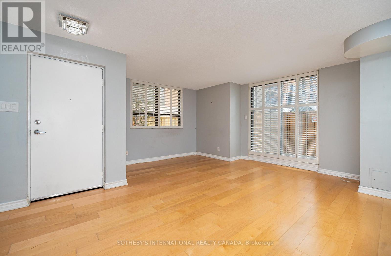 Th03 - 89 Mccaul Street, Toronto, Ontario  M5T 2X3 - Photo 4 - C12536676