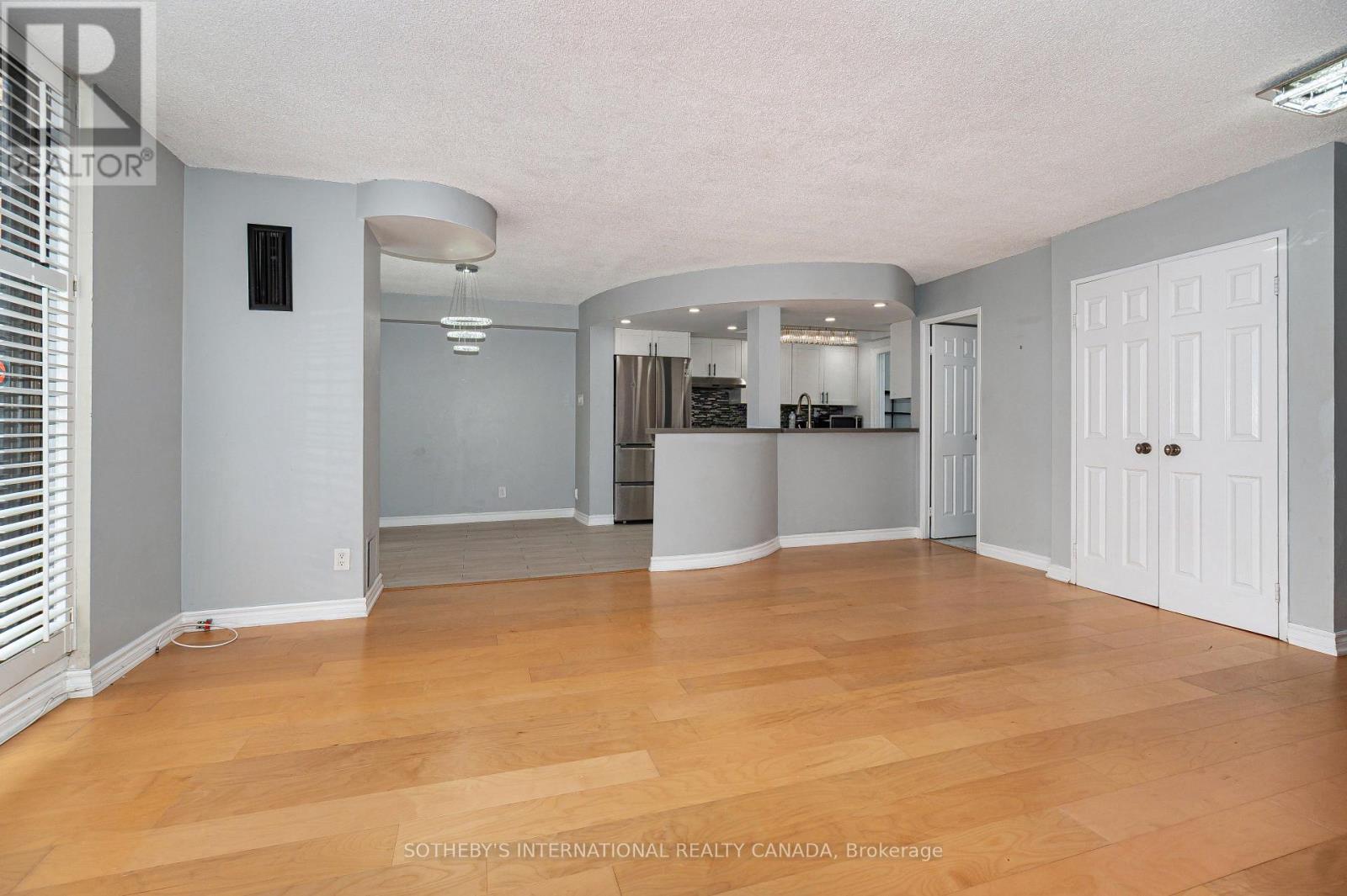 Th03 - 89 Mccaul Street, Toronto, Ontario  M5T 2X3 - Photo 6 - C12536676