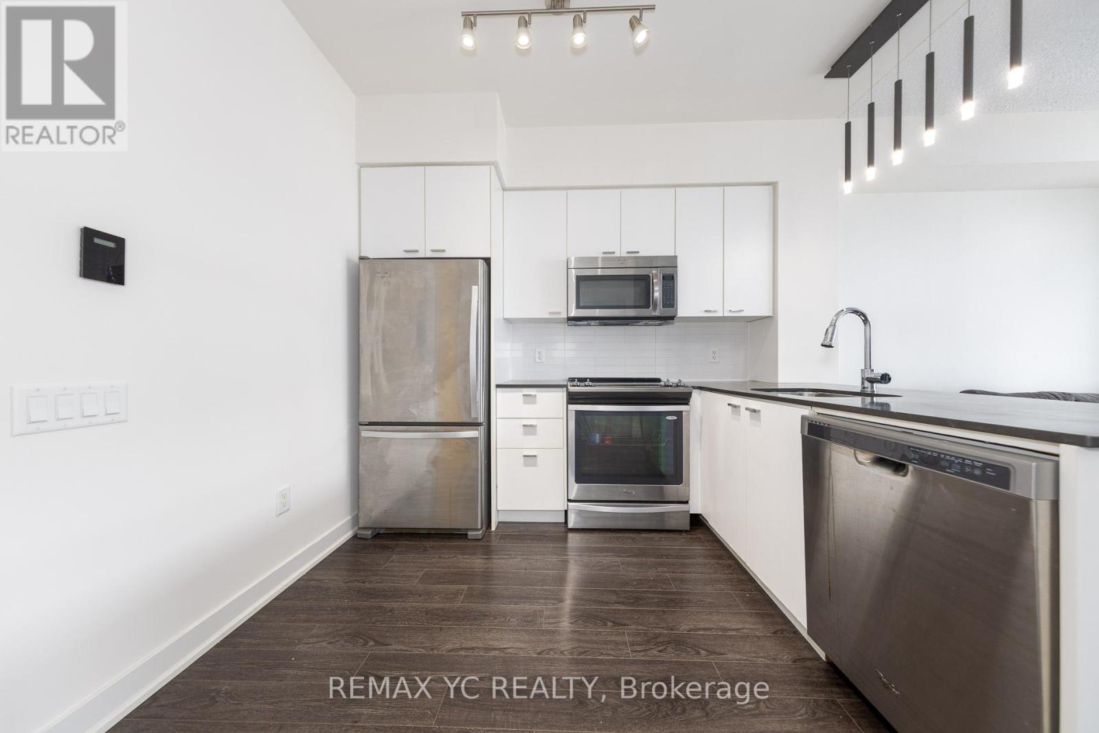 2509 - 30 Roehampton Avenue, Toronto, Ontario M4P 0B9 - Photo 4 - C12537086