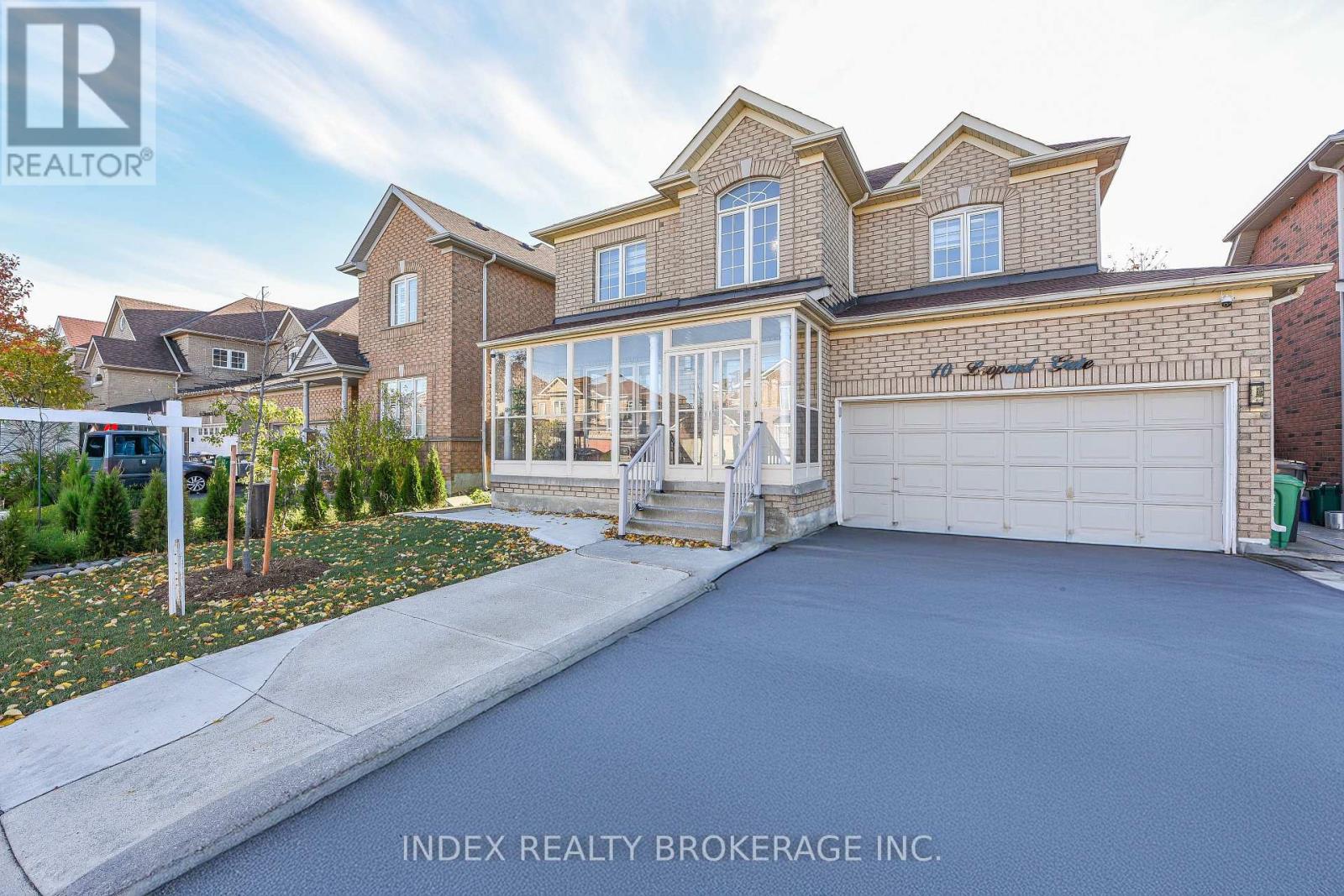 10 Leopard Gate, Brampton, Ontario  L6R 2E5 - Photo 2 - W12514480