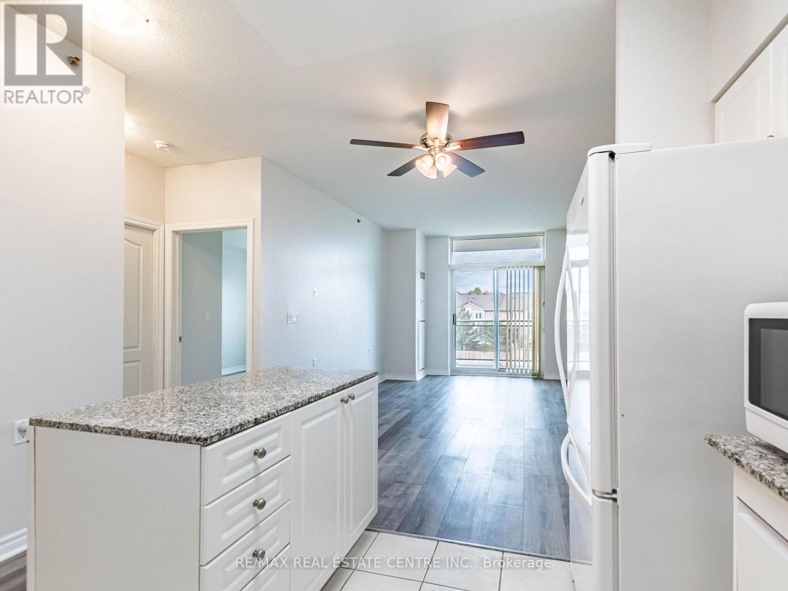 309 - 810 Scollard Court, Mississauga, Ontario  L5V 0A4 - Photo 8 - W12535412