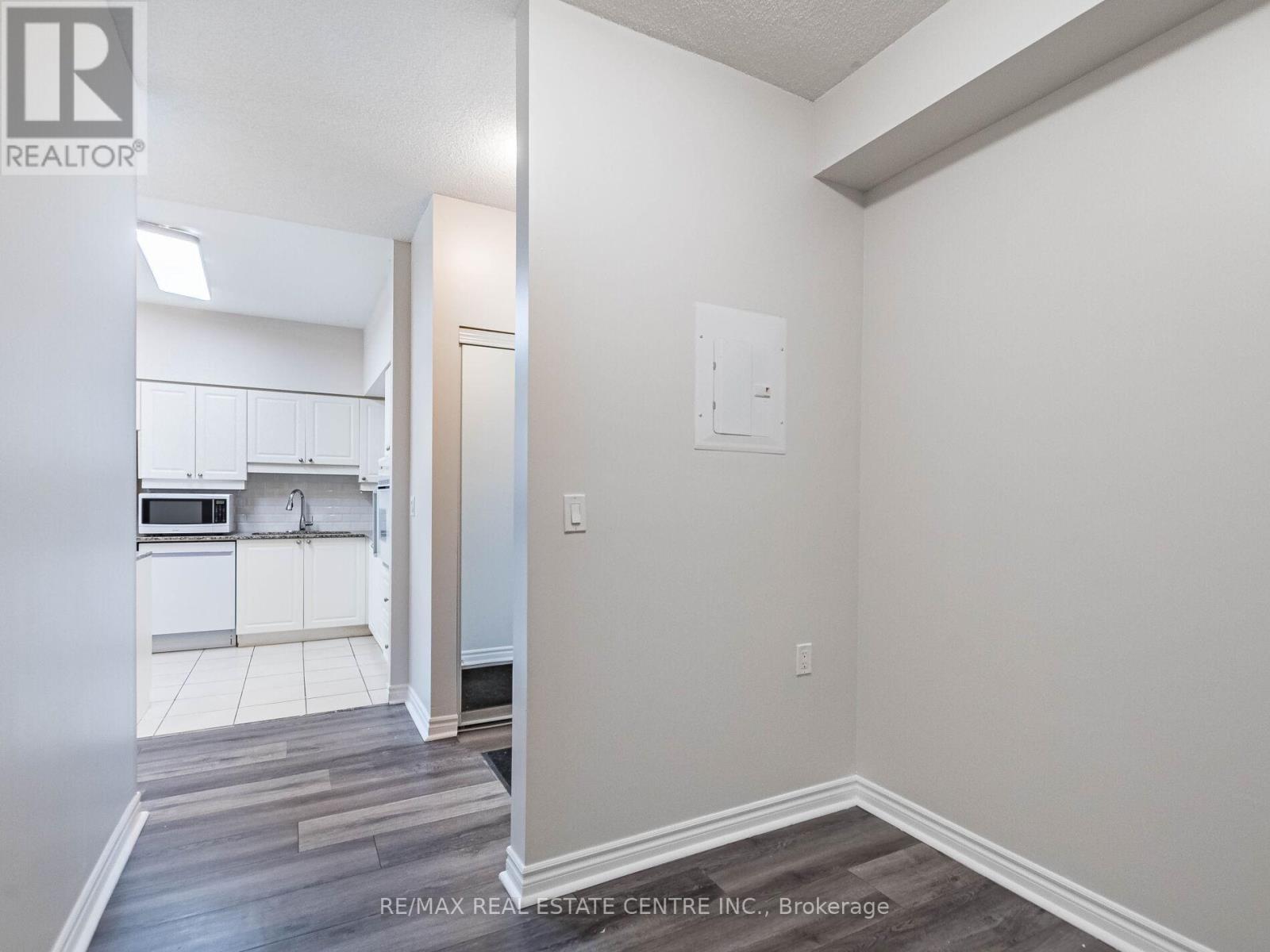 309 - 810 Scollard Court, Mississauga, Ontario  L5V 0A4 - Photo 27 - W12535412