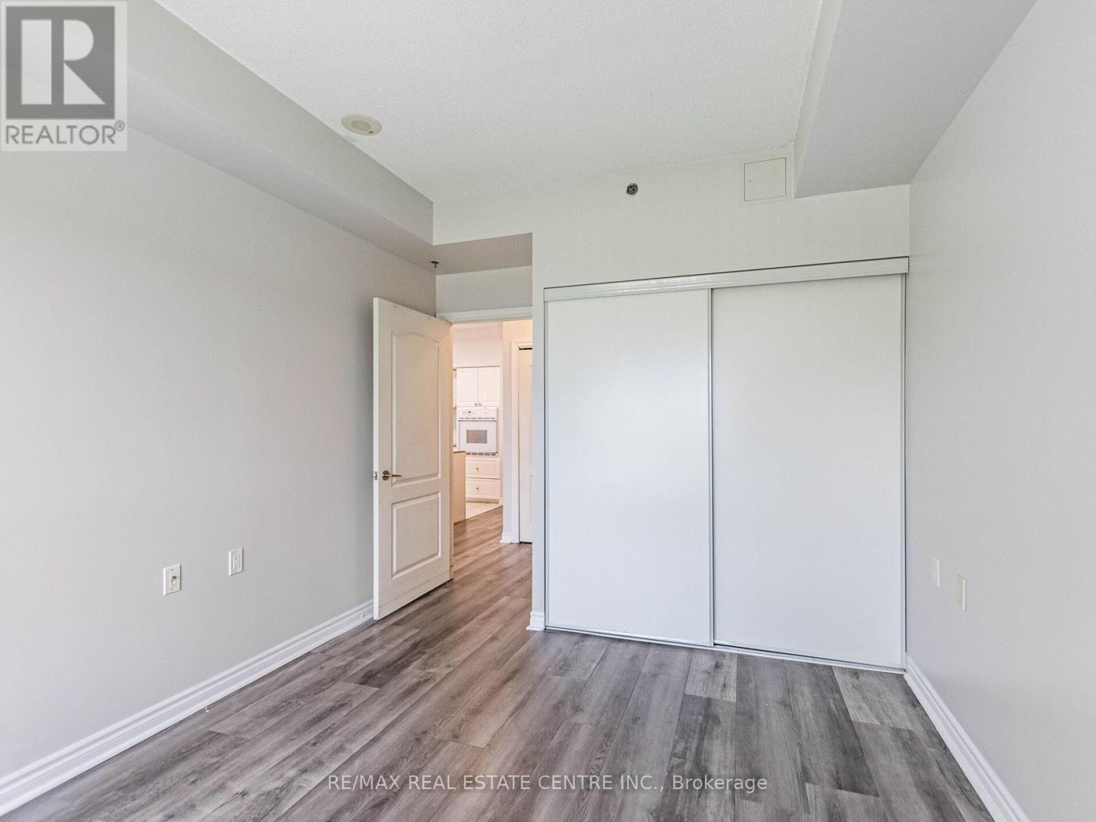 309 - 810 Scollard Court, Mississauga, Ontario  L5V 0A4 - Photo 32 - W12535412