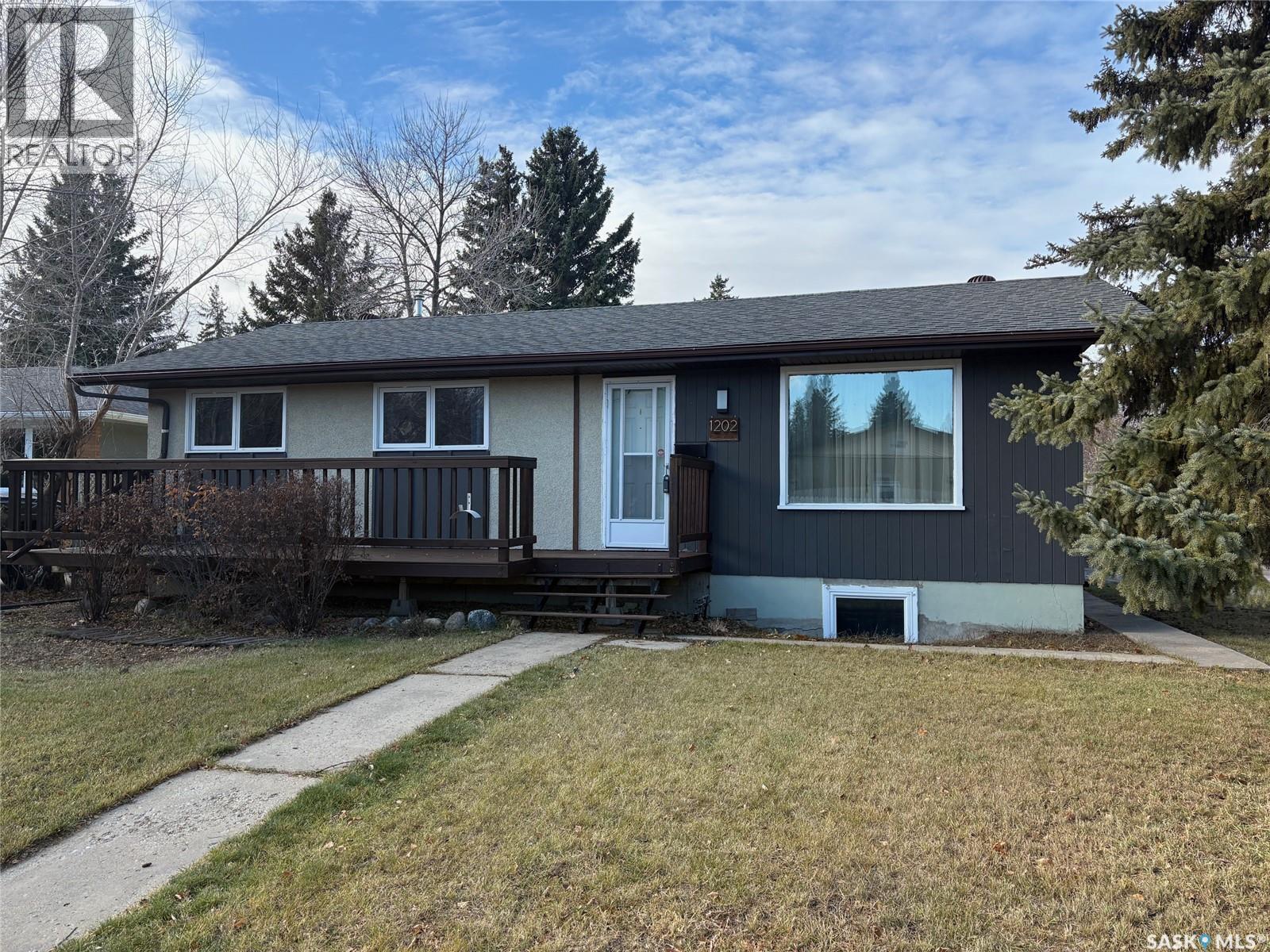 1202 East CENTRE, Saskatoon, Saskatchewan