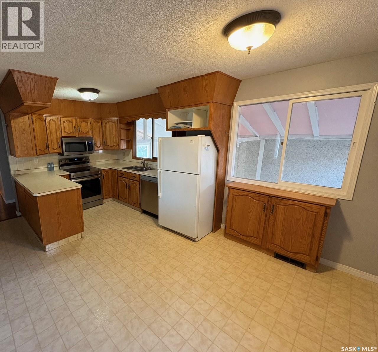 1202 East Centre, Saskatoon, Saskatchewan  S7J 3A7 - Photo 4 - SK023902