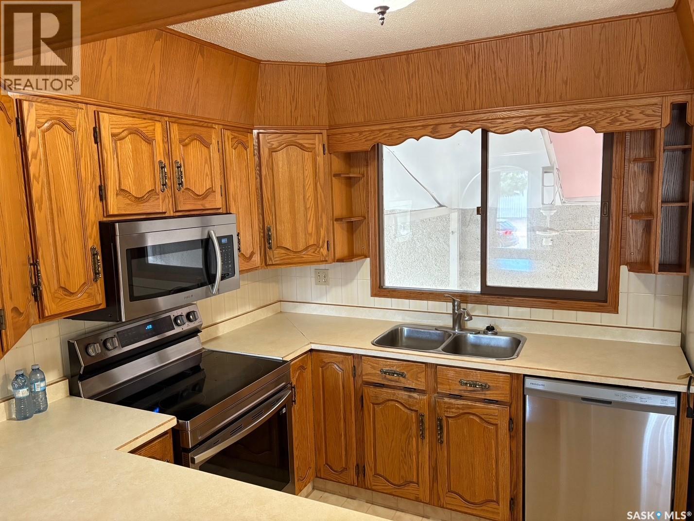 1202 East Centre, Saskatoon, Saskatchewan  S7J 3A7 - Photo 5 - SK023902