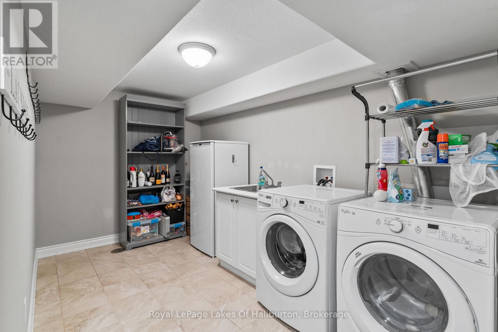 9 Webb Circle, Dysart Et Al, Ontario  K0M 1S0 - Photo 34 - X12475965