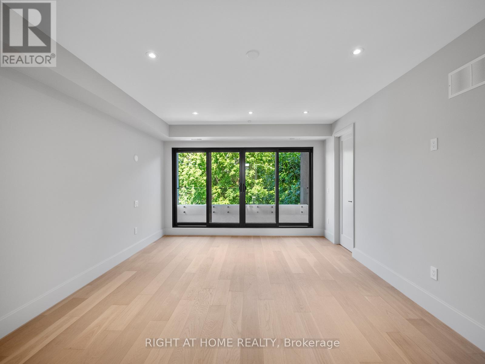 57 Alameda Avenue, Toronto, Ontario  M6C 3W3 - Photo 24 - C12537322