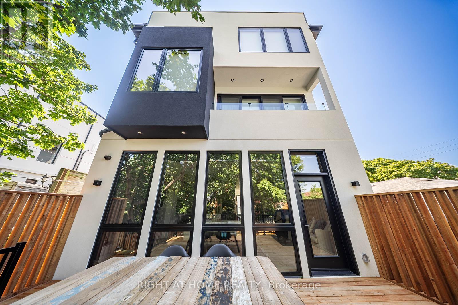 57 Alameda Avenue, Toronto, Ontario  M6C 3W3 - Photo 45 - C12537322