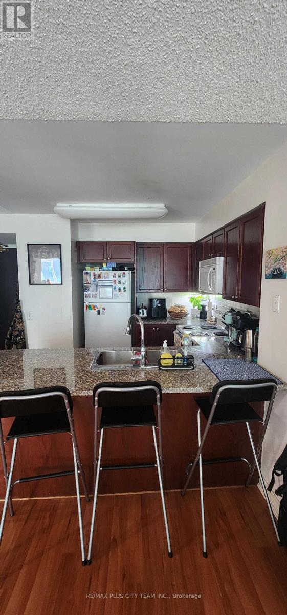 1512 - 30 Grand Trunk Crescent, Toronto, Ontario  M5J 3A4 - Photo 5 - C12537354