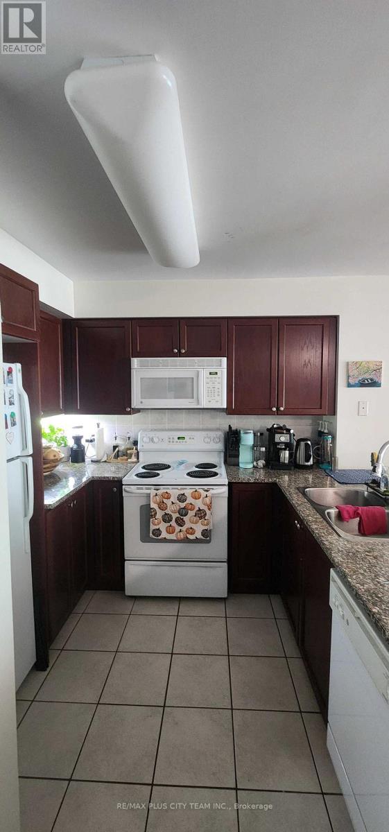 1512 - 30 Grand Trunk Crescent, Toronto, Ontario  M5J 3A4 - Photo 7 - C12537354