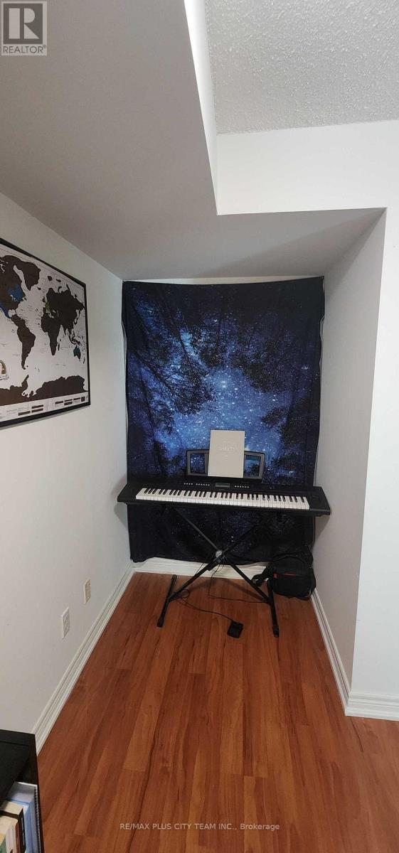 1512 - 30 Grand Trunk Crescent, Toronto, Ontario  M5J 3A4 - Photo 8 - C12537354