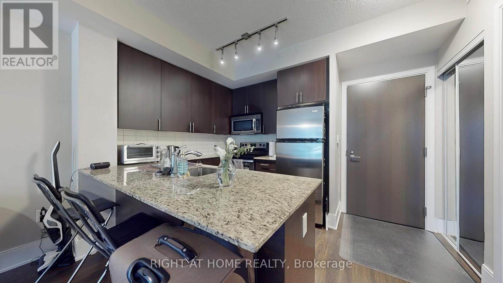 907 - 560 Front Street W, Toronto, Ontario  M5V 1C1 - Photo 4 - C12537414