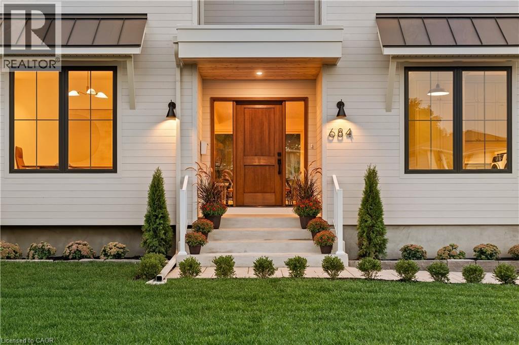 684 Peele Boulevard, Burlington, Ontario  L7R 3B9 - Photo 2 - 40787707