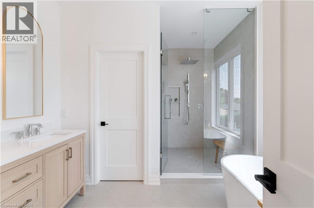 684 Peele Boulevard, Burlington, Ontario  L7R 3B9 - Photo 26 - 40787707