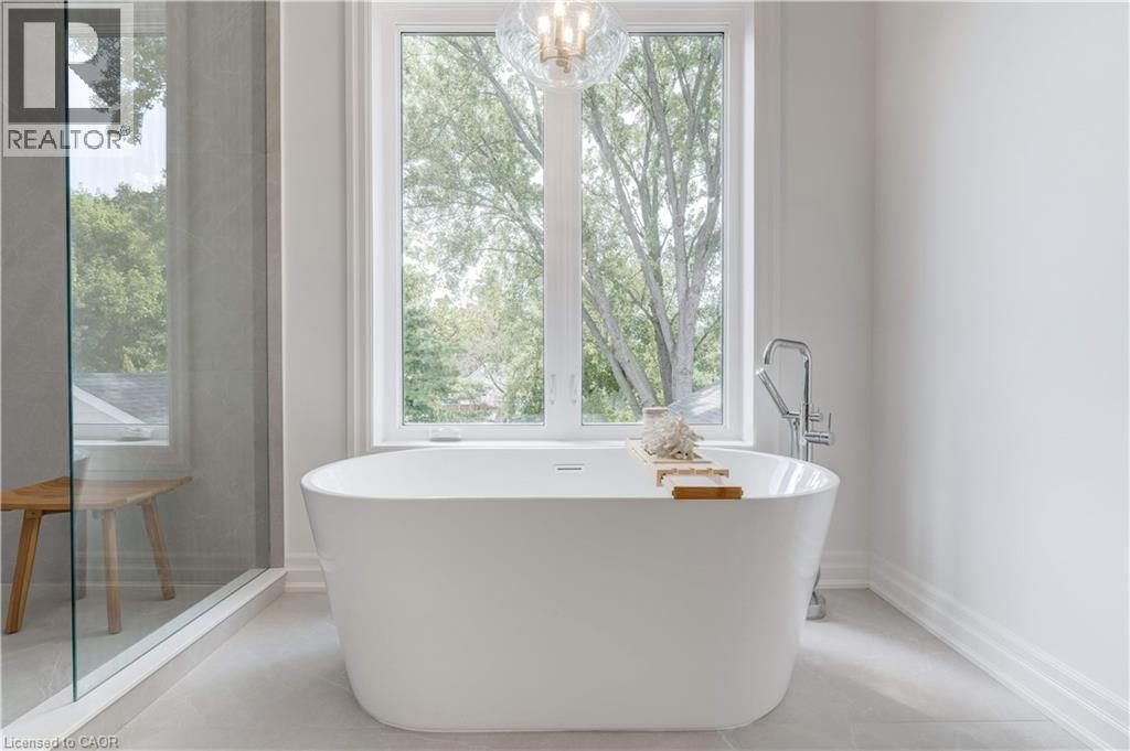 684 Peele Boulevard, Burlington, Ontario  L7R 3B9 - Photo 27 - 40787707