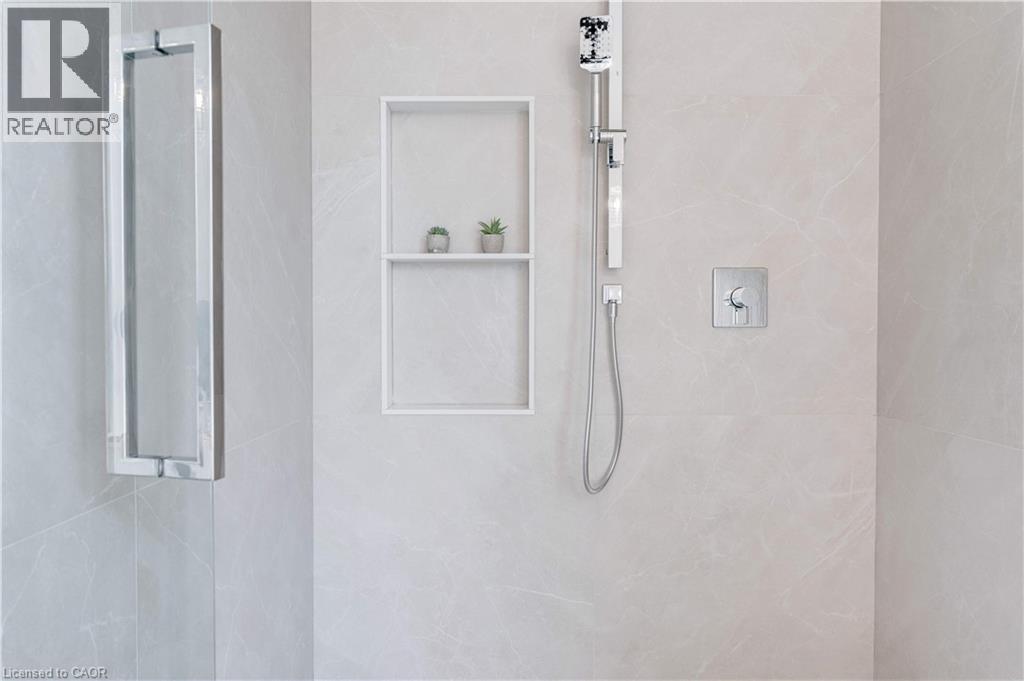 684 Peele Boulevard, Burlington, Ontario  L7R 3B9 - Photo 28 - 40787707