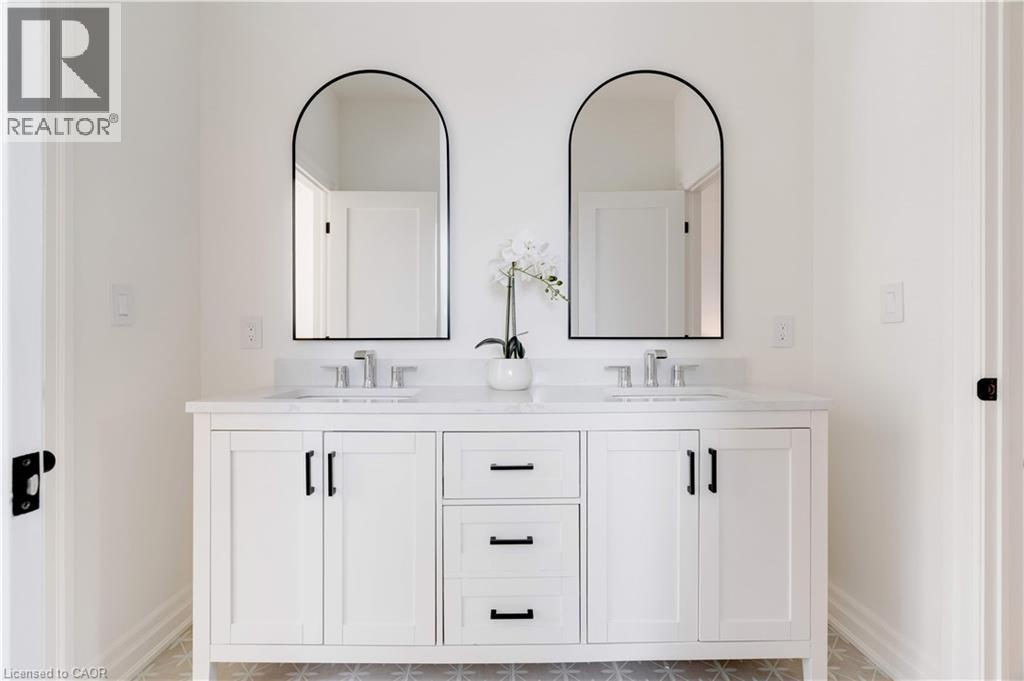 684 Peele Boulevard, Burlington, Ontario  L7R 3B9 - Photo 33 - 40787707