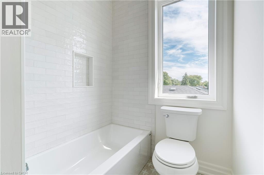 684 Peele Boulevard, Burlington, Ontario  L7R 3B9 - Photo 34 - 40787707