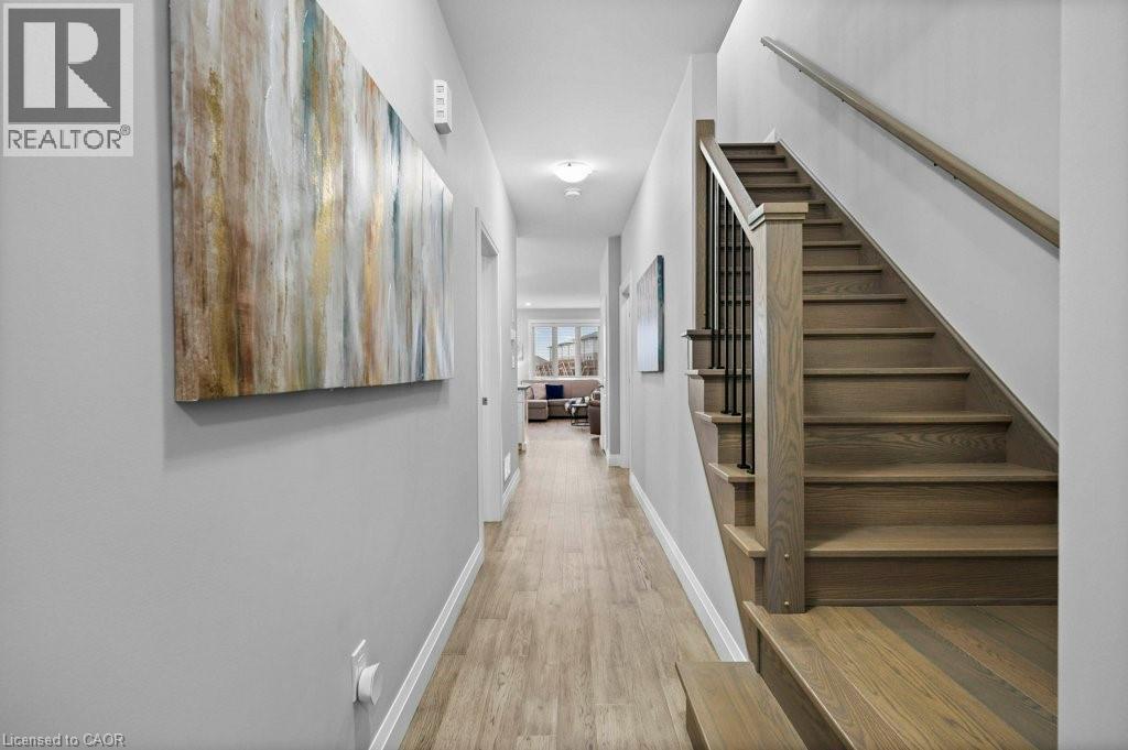 904 Chapel Hill Court, Kitchener, Ontario  N2R 0P4 - Photo 2 - 40768879