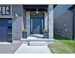 904 CHAPEL HILL Court, Kitchener, Ontario