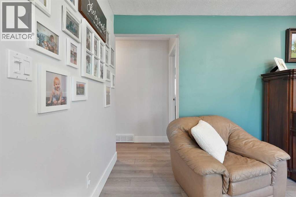 486n 100e, Raymond, Alberta  T0K 2S0 - Photo 7 - A2263960