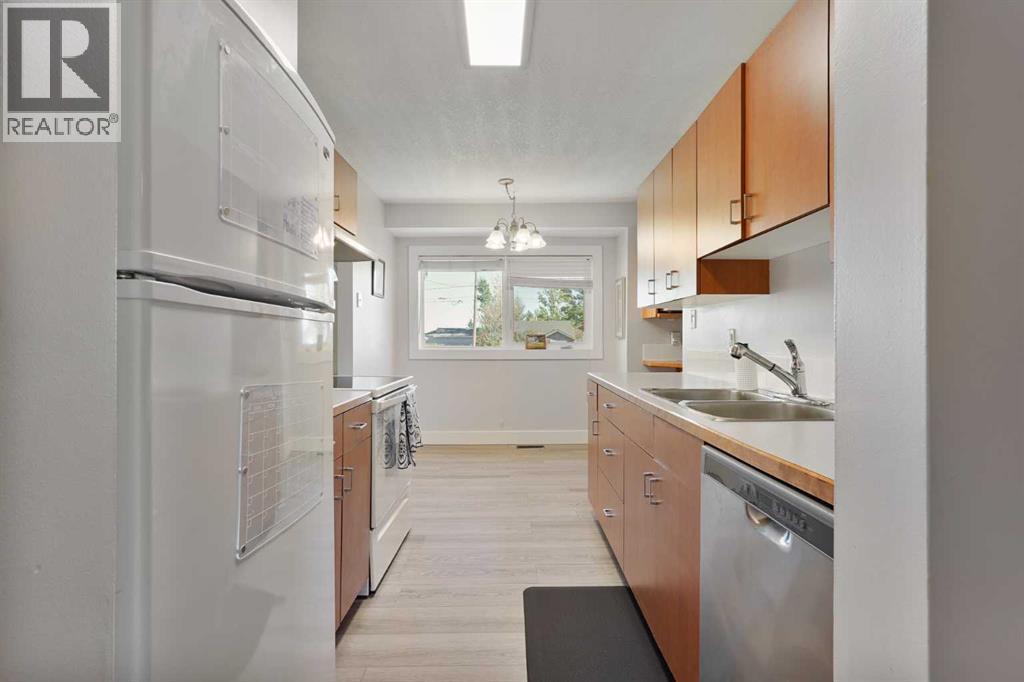 486n 100e, Raymond, Alberta  T0K 2S0 - Photo 11 - A2263960