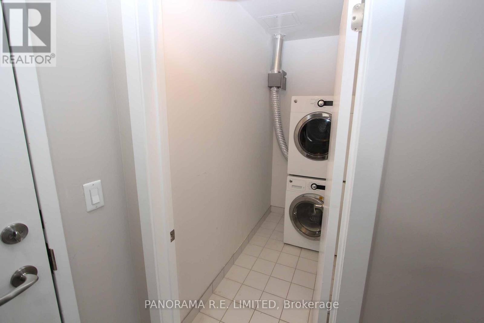 318 - 3560 St Clair Avenue E, Toronto, Ontario  M1K 2A7 - Photo 14 - E12537324