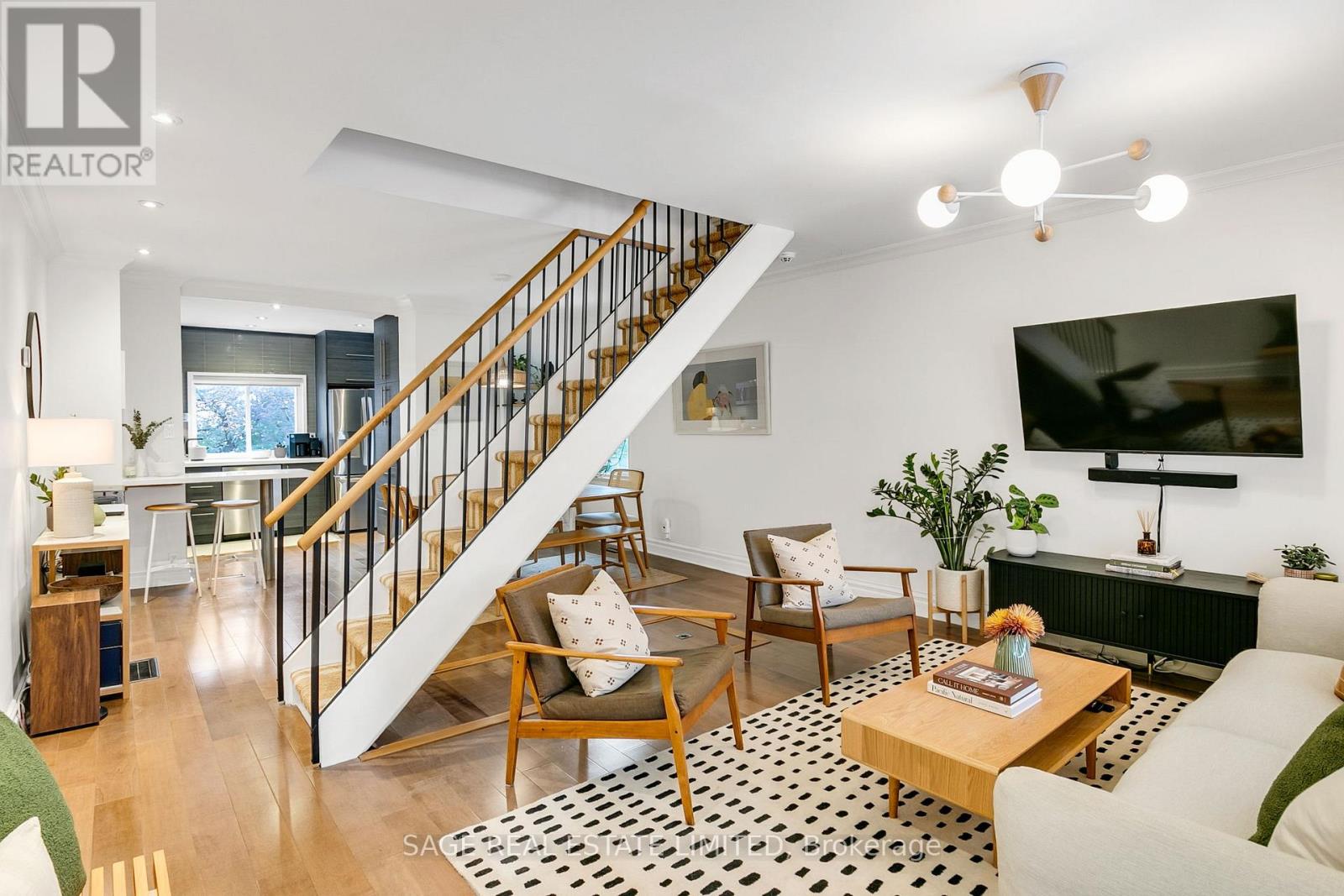 40 Kildonan Road, Toronto, Ontario M4E 2N6 - Photo 4 - E12537334