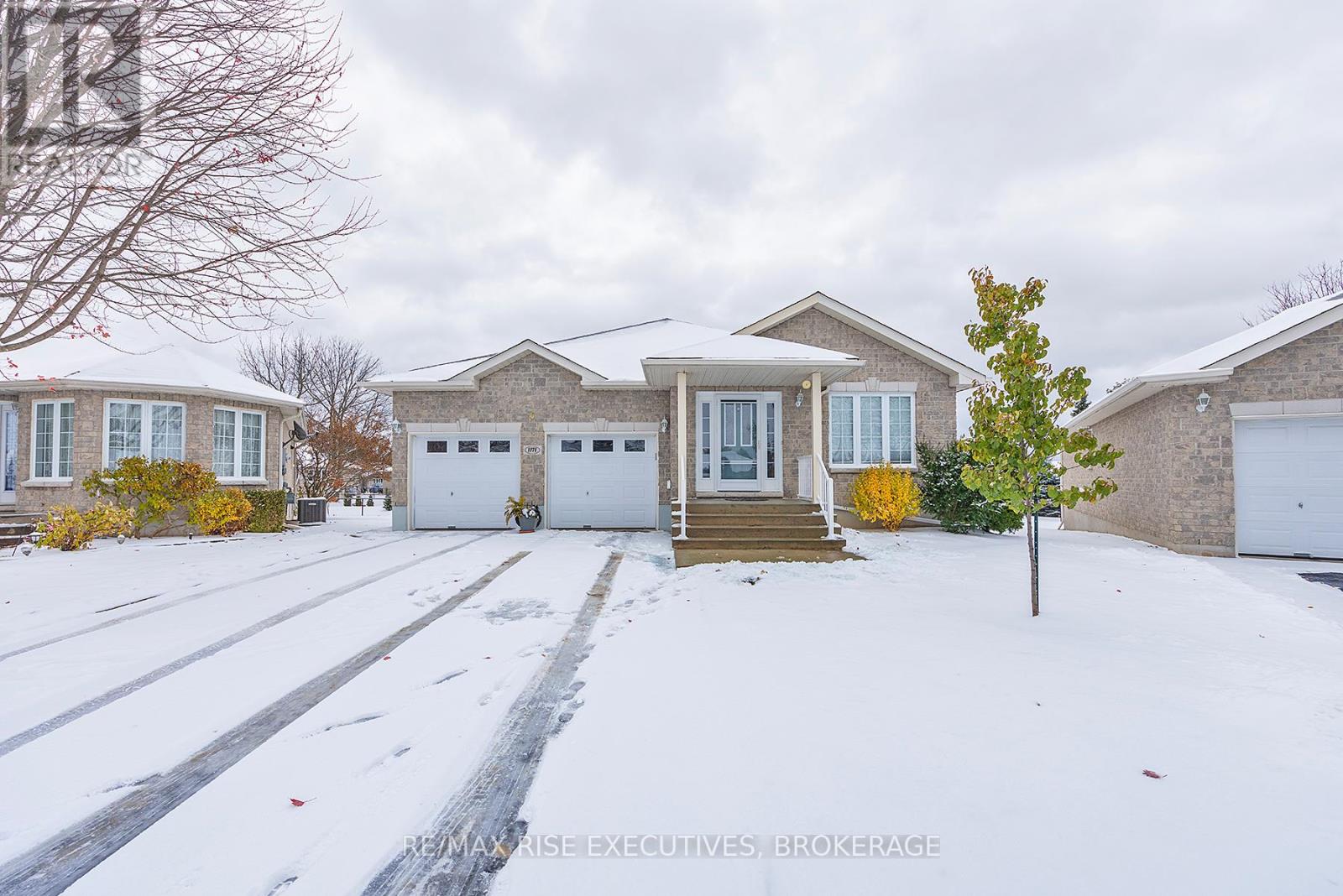 1171 Richwood Court, Kingston, Ontario  K7P 3J1 - Photo 2 - X12537730