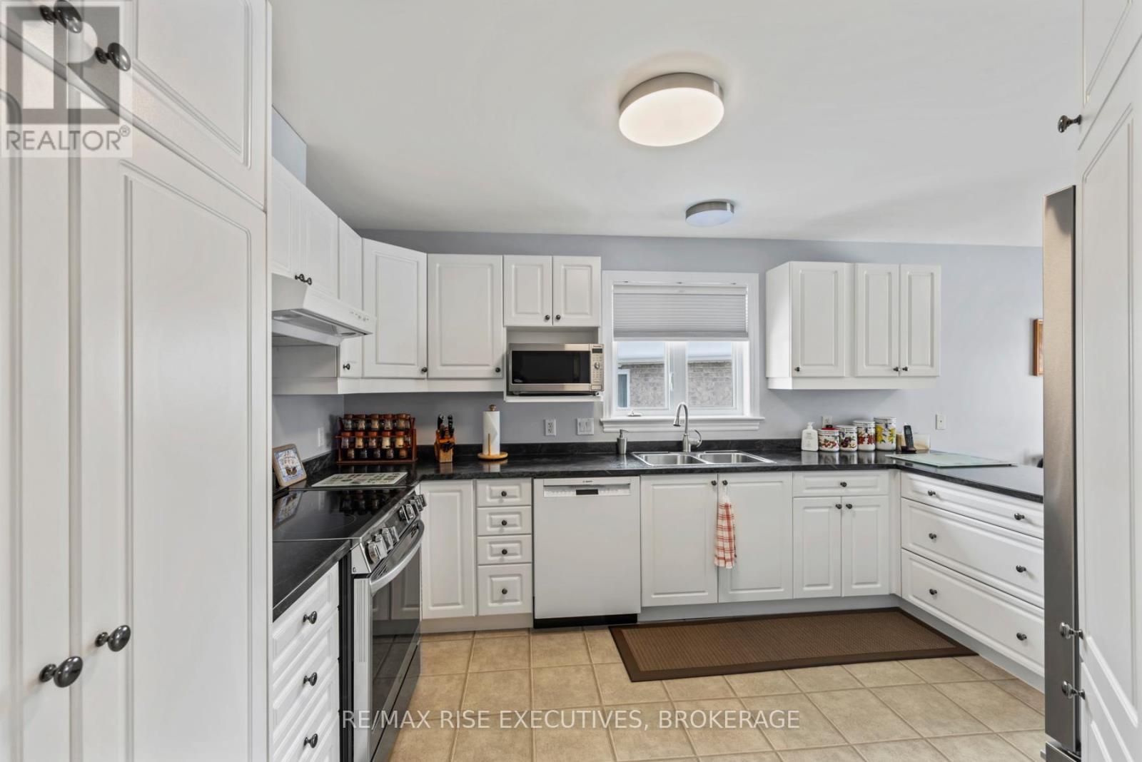 1171 Richwood Court, Kingston, Ontario  K7P 3J1 - Photo 8 - X12537730