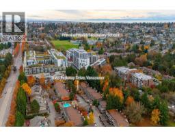 4083 PARKWAY DRIVE, Vancouver, British Columbia