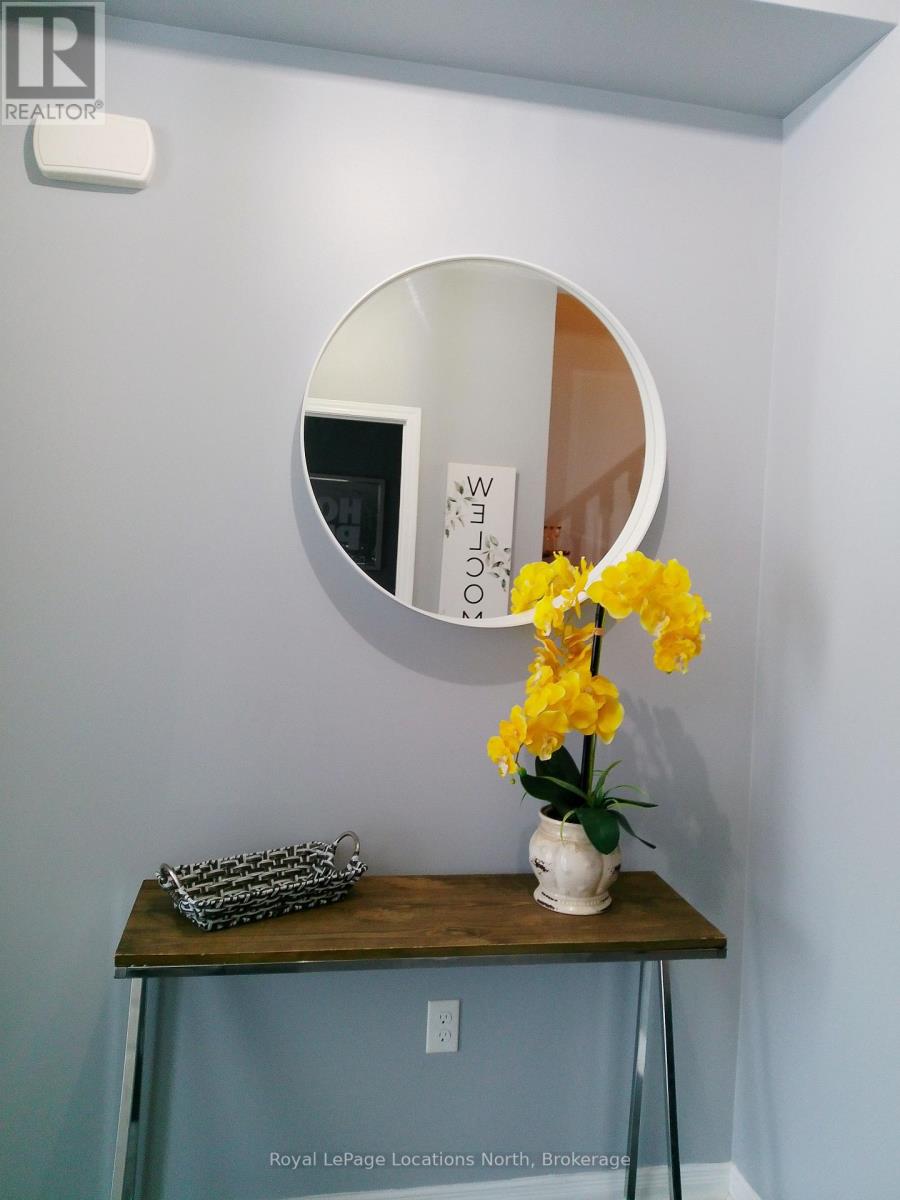 6 Barfoot Street, Collingwood, Ontario L9Y 3Y7 - Photo 3 - S12537538