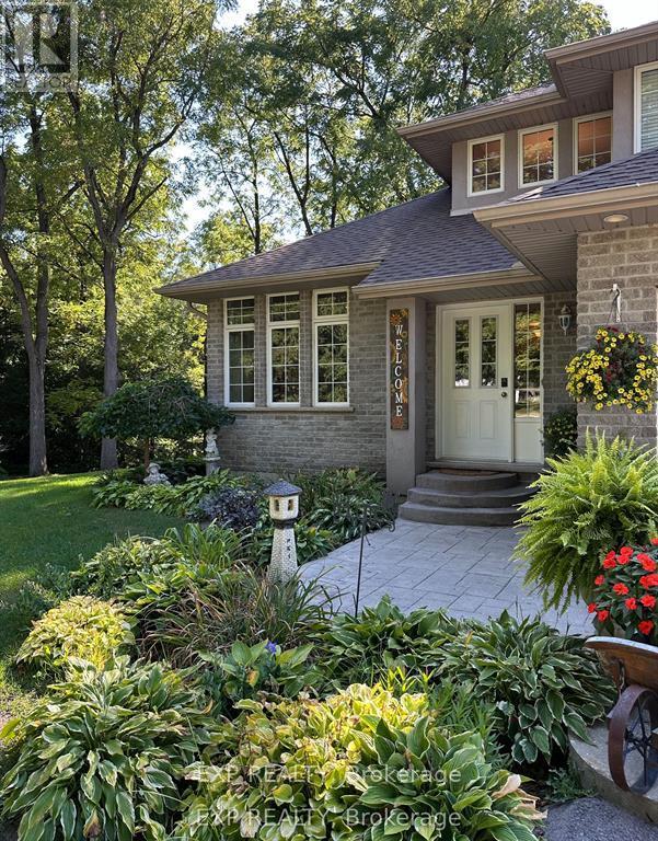 2011 Main Street, Norfolk, Ontario  N0E 1X0 - Photo 2 - X12537570