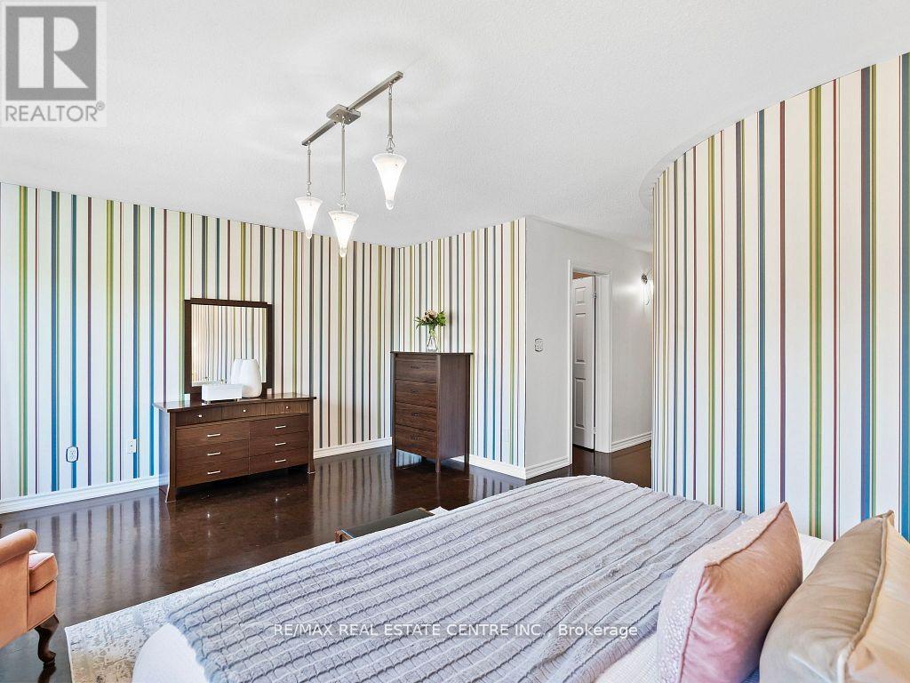 27 Martell Gate, Aurora, Ontario  L4G 0B9 - Photo 20 - N12427581