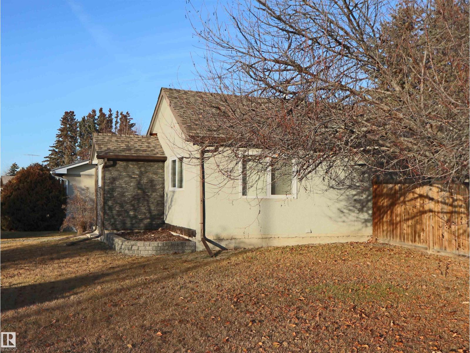 4604 54 Ave, Barrhead, Alberta  T7N 1K7 - Photo 3 - E4465458