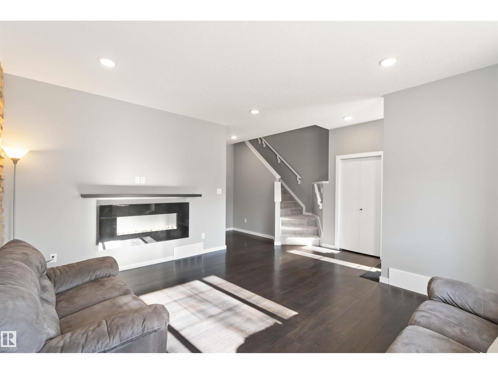 2122 Glenridding Wy Sw, Edmonton, Alberta  T6W 2H4 - Photo 4 - E4465460