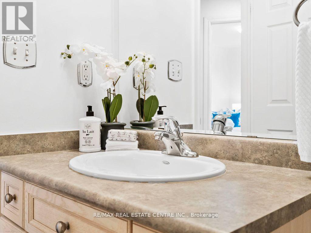 27 Martell Gate, Aurora, Ontario  L4G 0B9 - Photo 33 - N12427581