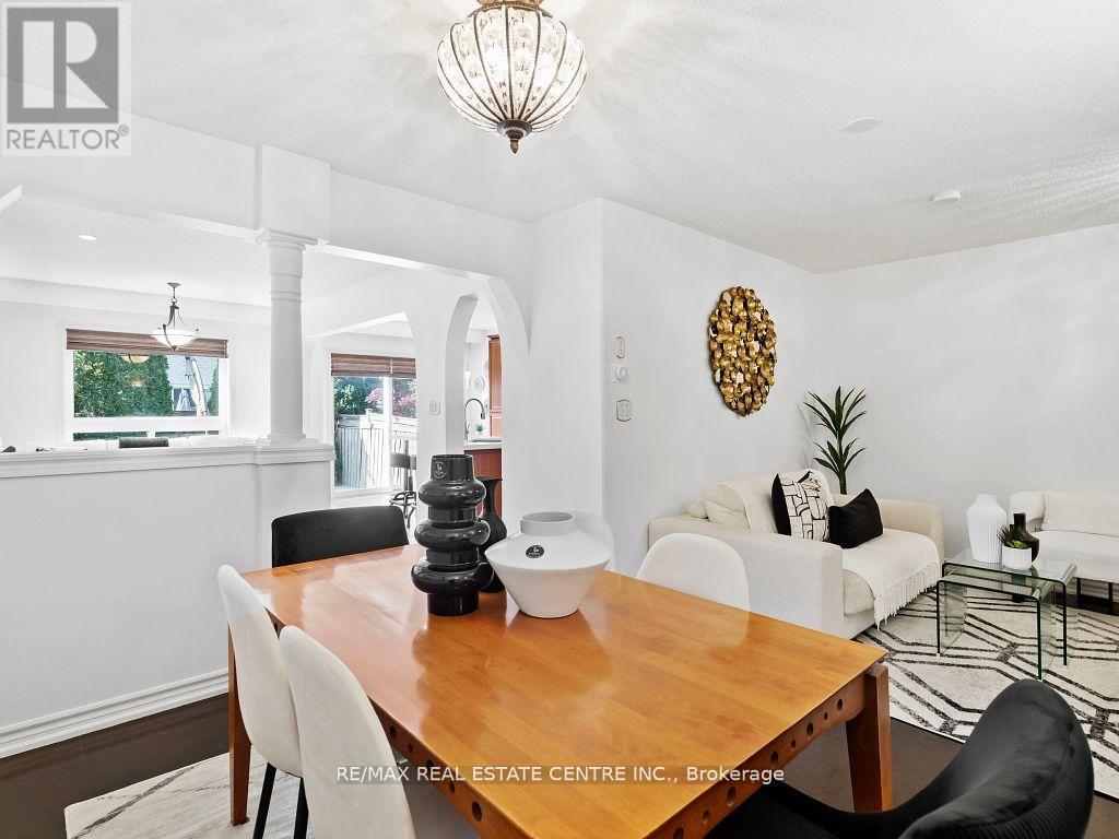 27 Martell Gate, Aurora, Ontario  L4G 0B9 - Photo 8 - N12427581