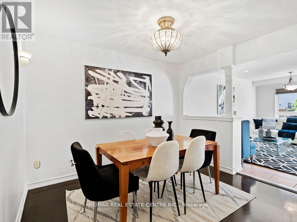 27 Martell Gate, Aurora, Ontario  L4G 0B9 - Photo 9 - N12427581