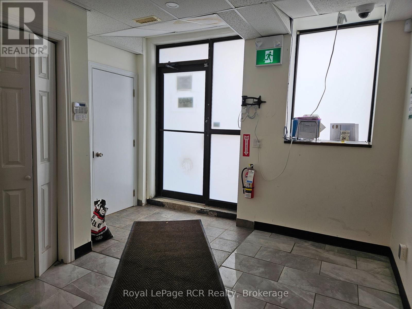 236 8th Street E, Owen Sound, Ontario N4K 1L1 - Photo 16 - X12537668