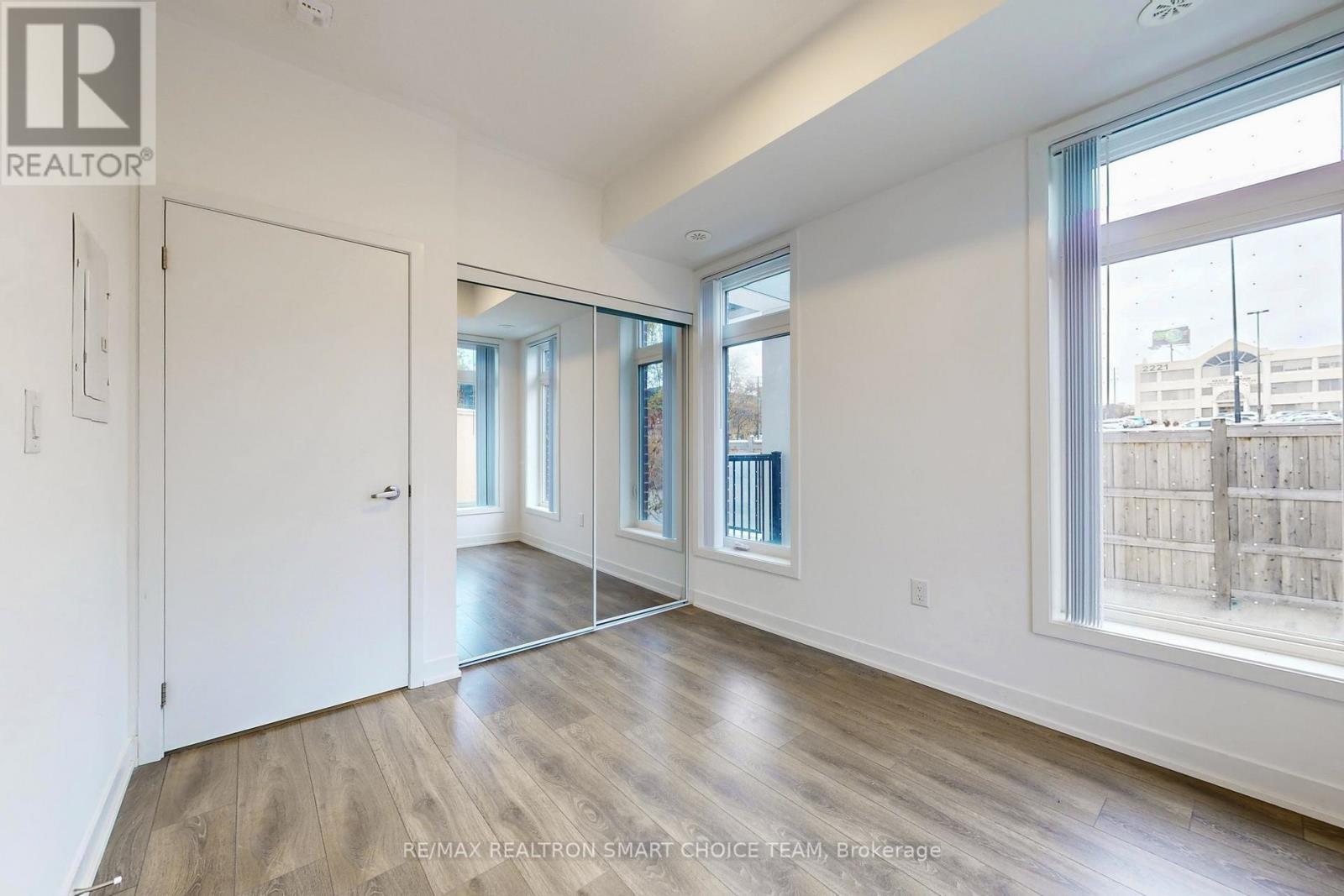 209 - 160 Canon Jackson Drive, Toronto, Ontario  M6M 0B6 - Photo 19 - W12524528