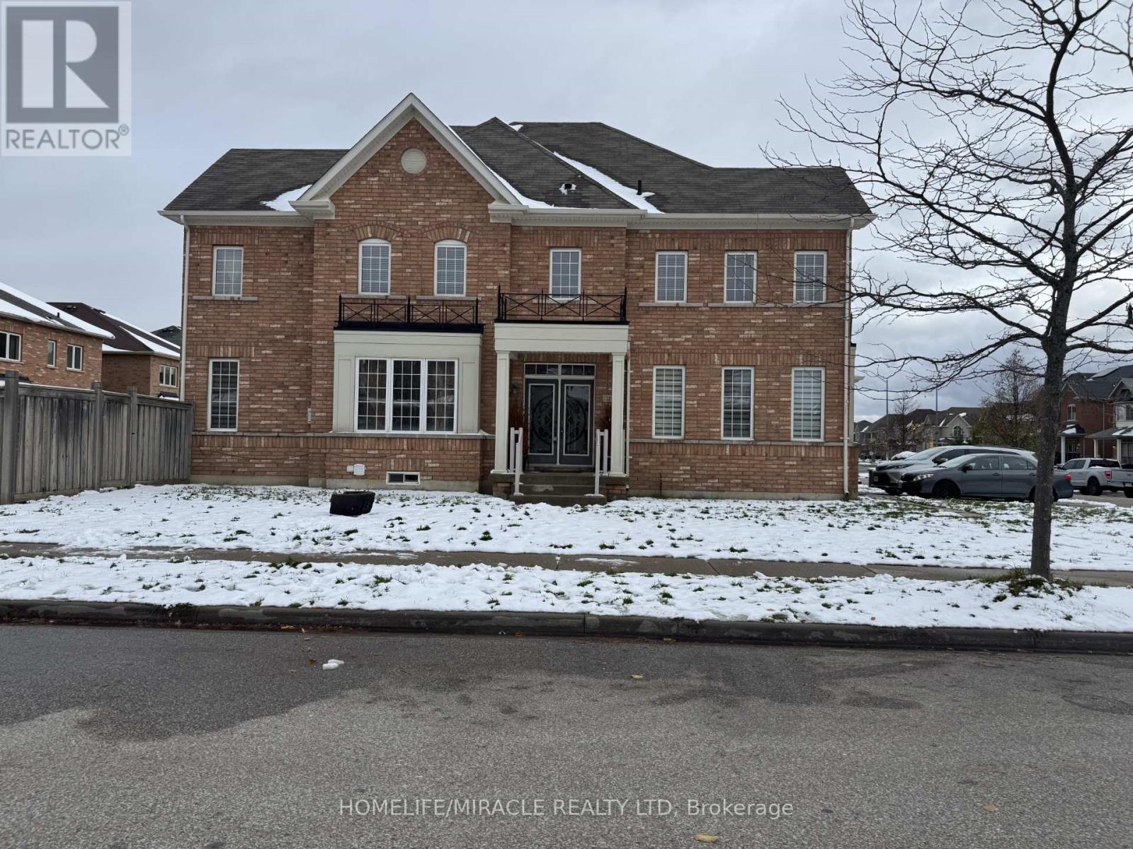 1 Orangeblossom Trail, Brampton, Ontario L6X 3B4 - Photo 2 - W12499380