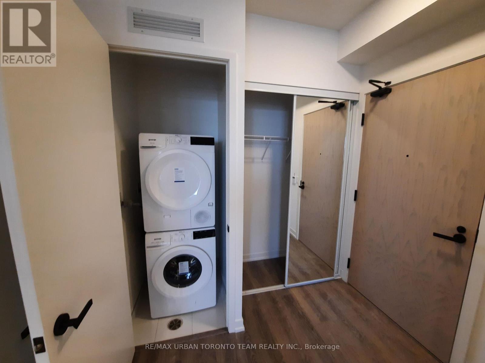 915 - 8 Interchange Way, Vaughan, Ontario  L4K 5Z7 - Photo 18 - N12537398