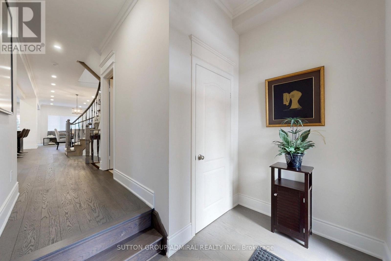 51 Abbeywood Gate W, Vaughan, Ontario  L4J 8P1 - Photo 5 - N12537402