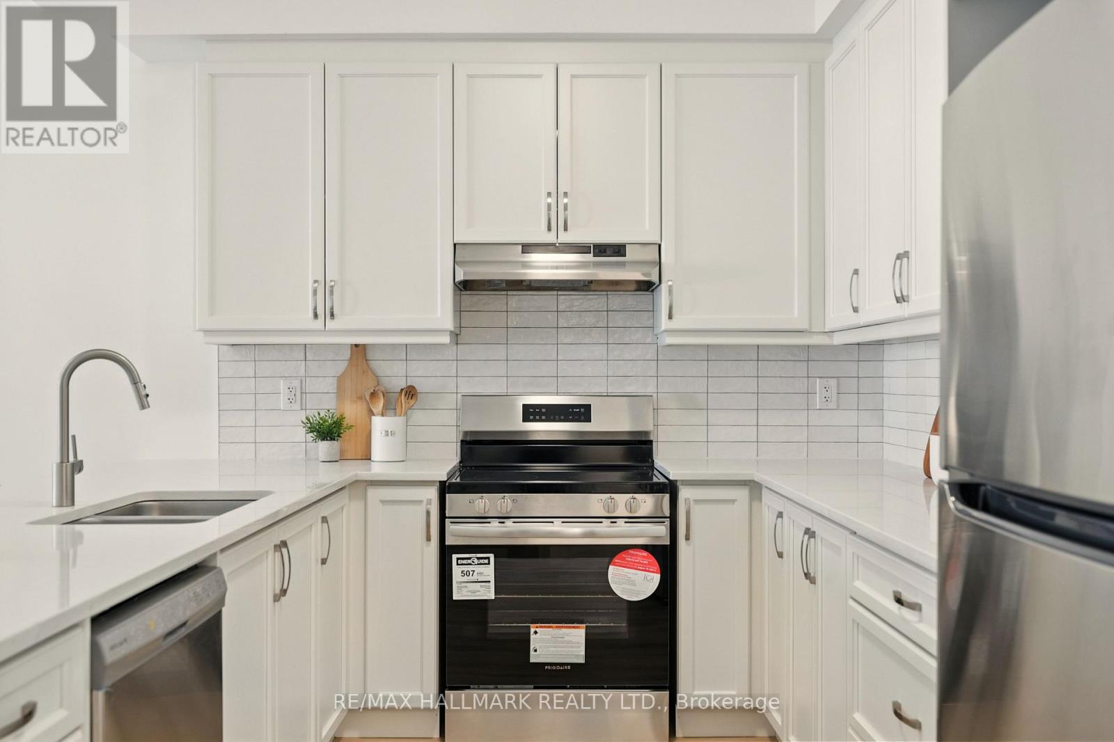 716 Keast Place, Innisfil, Ontario  L9S 0S9 - Photo 7 - N12537412