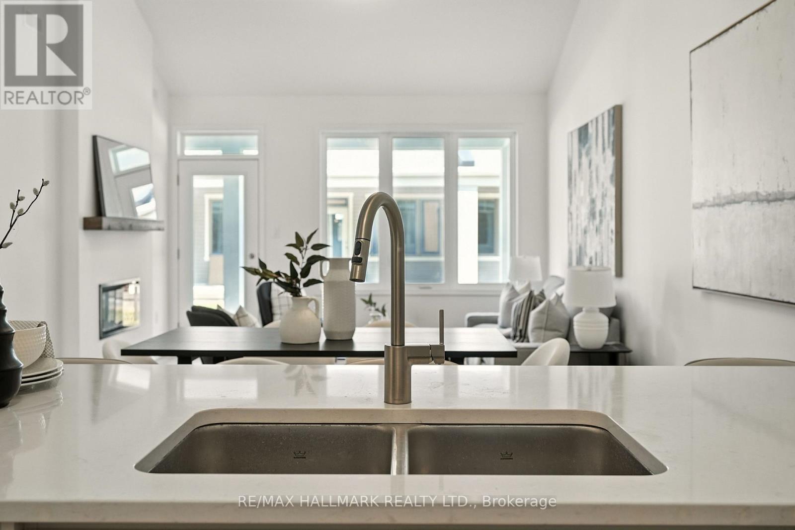 716 Keast Place, Innisfil, Ontario  L9S 0S9 - Photo 9 - N12537412