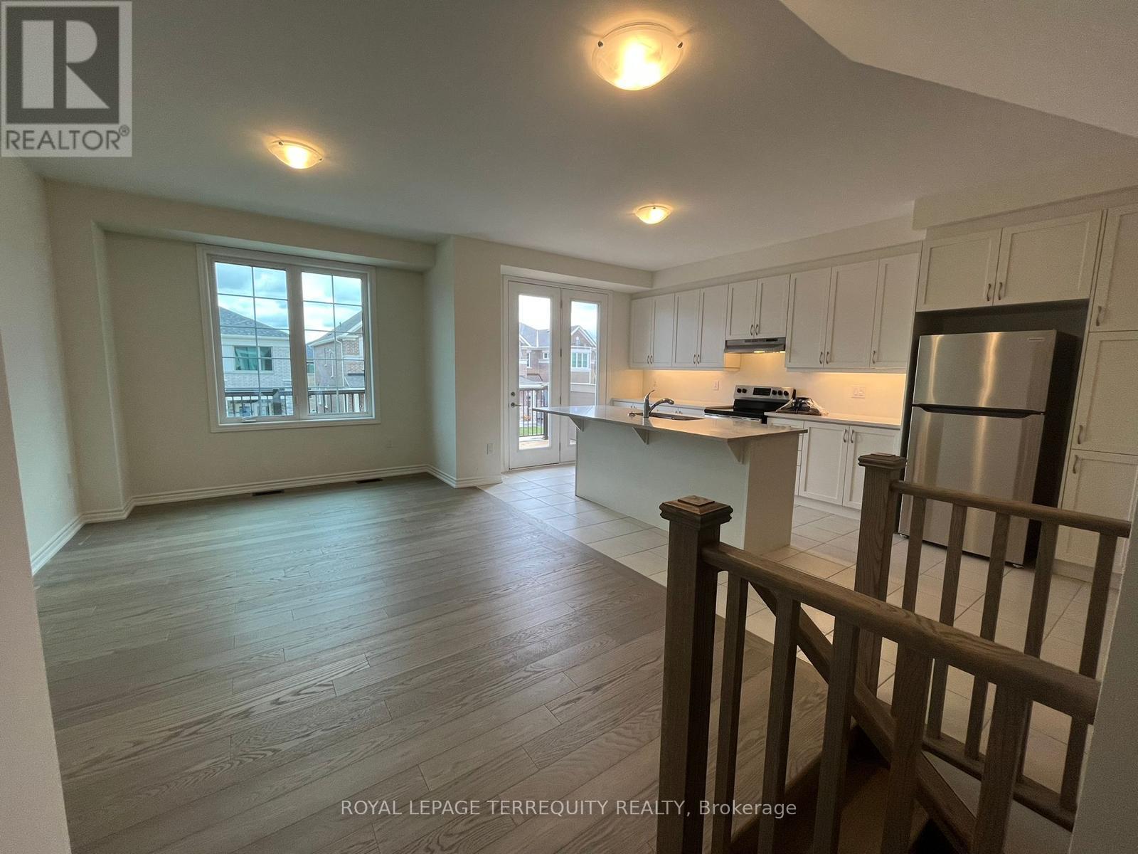 69 Therma Crescent, Markham, Ontario  L6C 3K9 - Photo 5 - N12537426